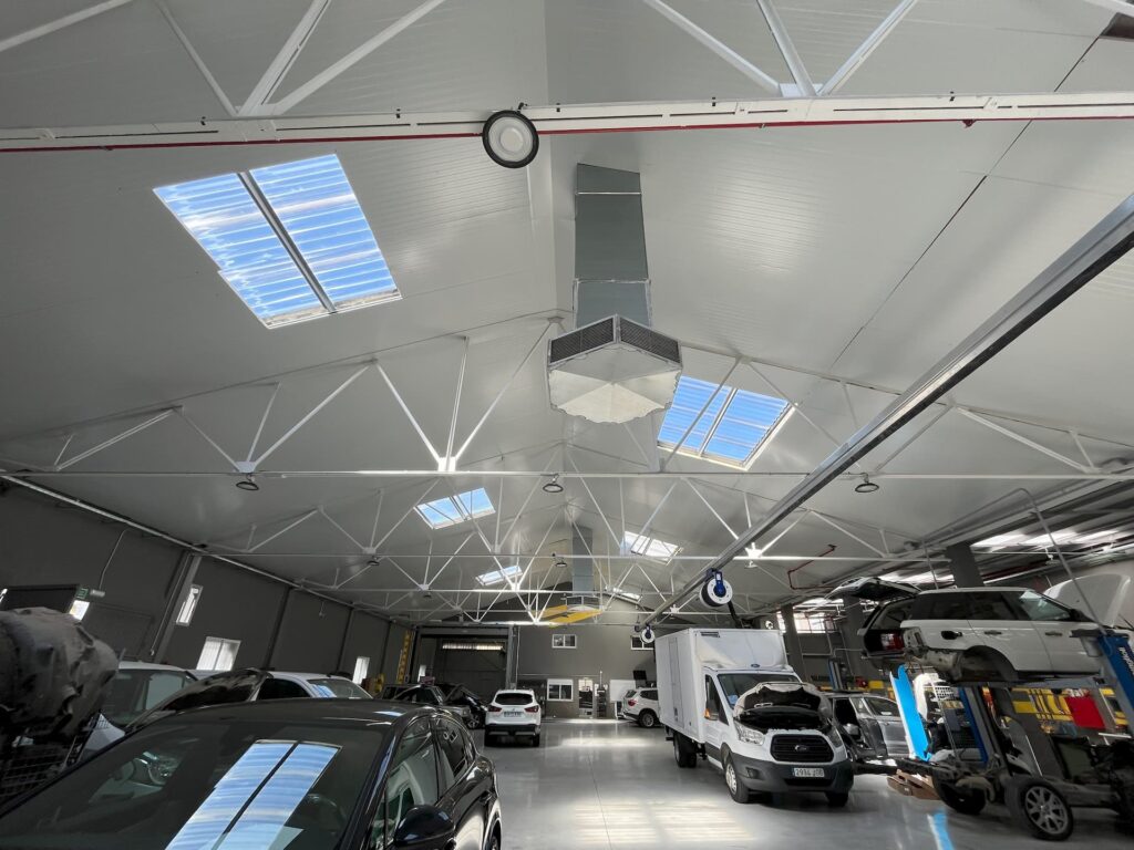 falso techo con panel tipo sandwich aistech