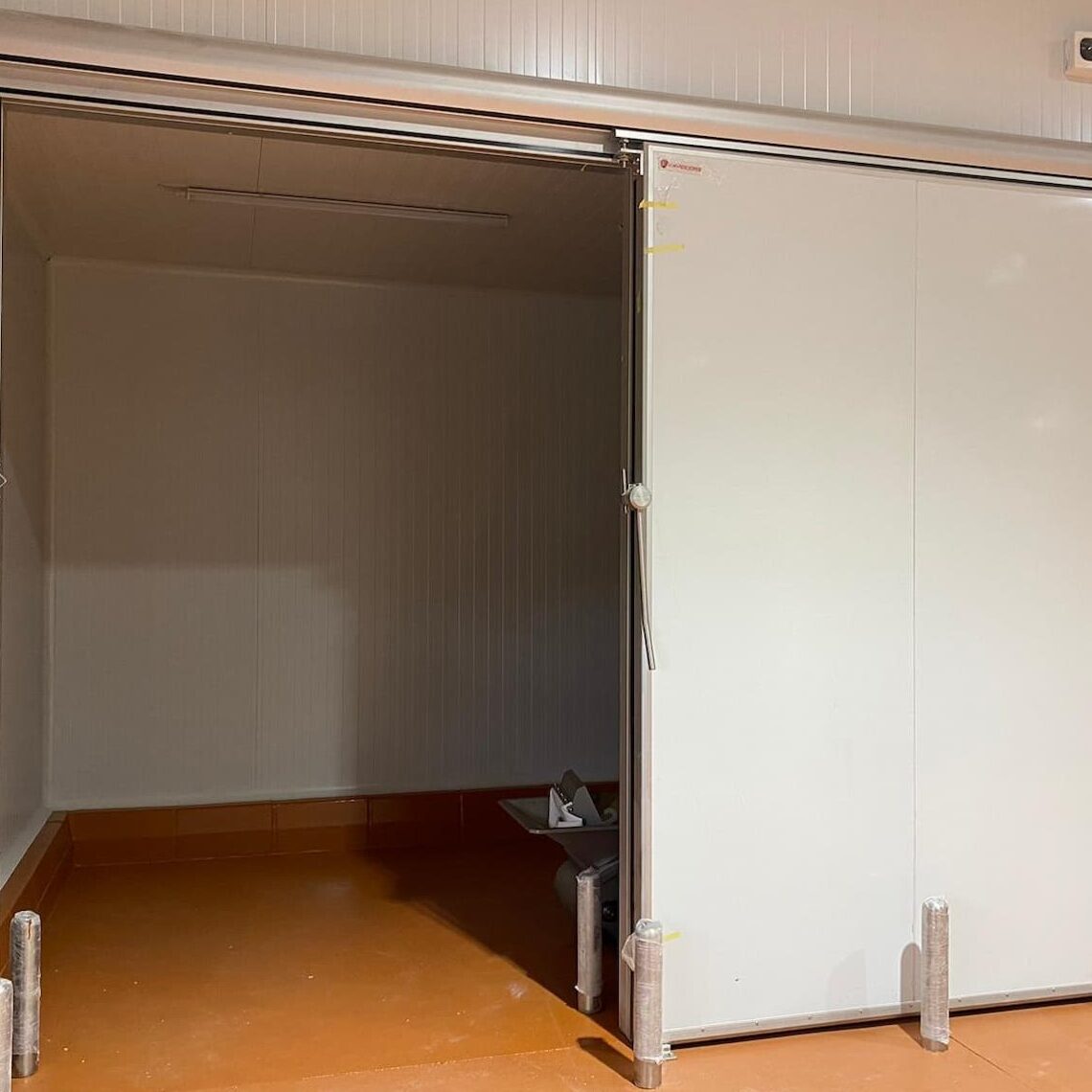 instalación de puertas, barandillas y escaleras