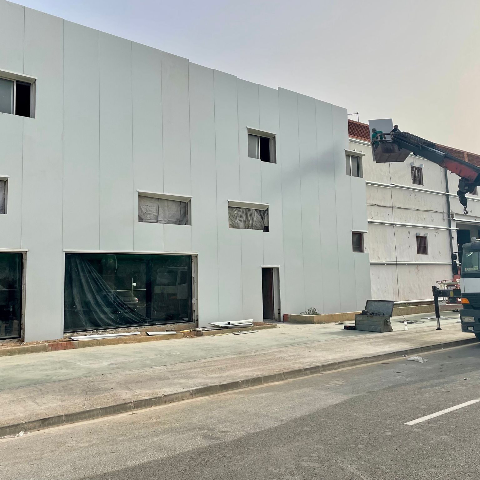 Instalación de fachadas y cerramientos Aistech