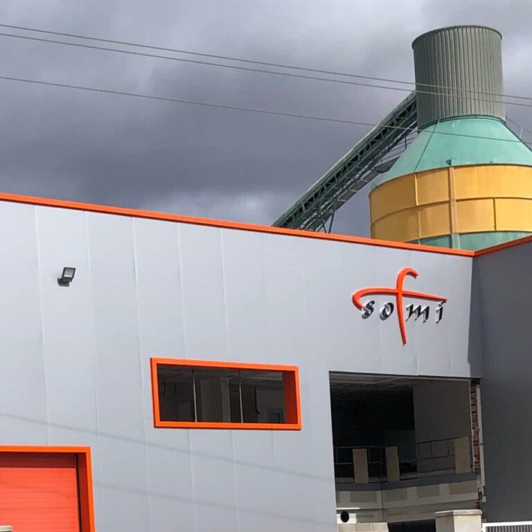 cubrientos con paneles sandwich Aistech